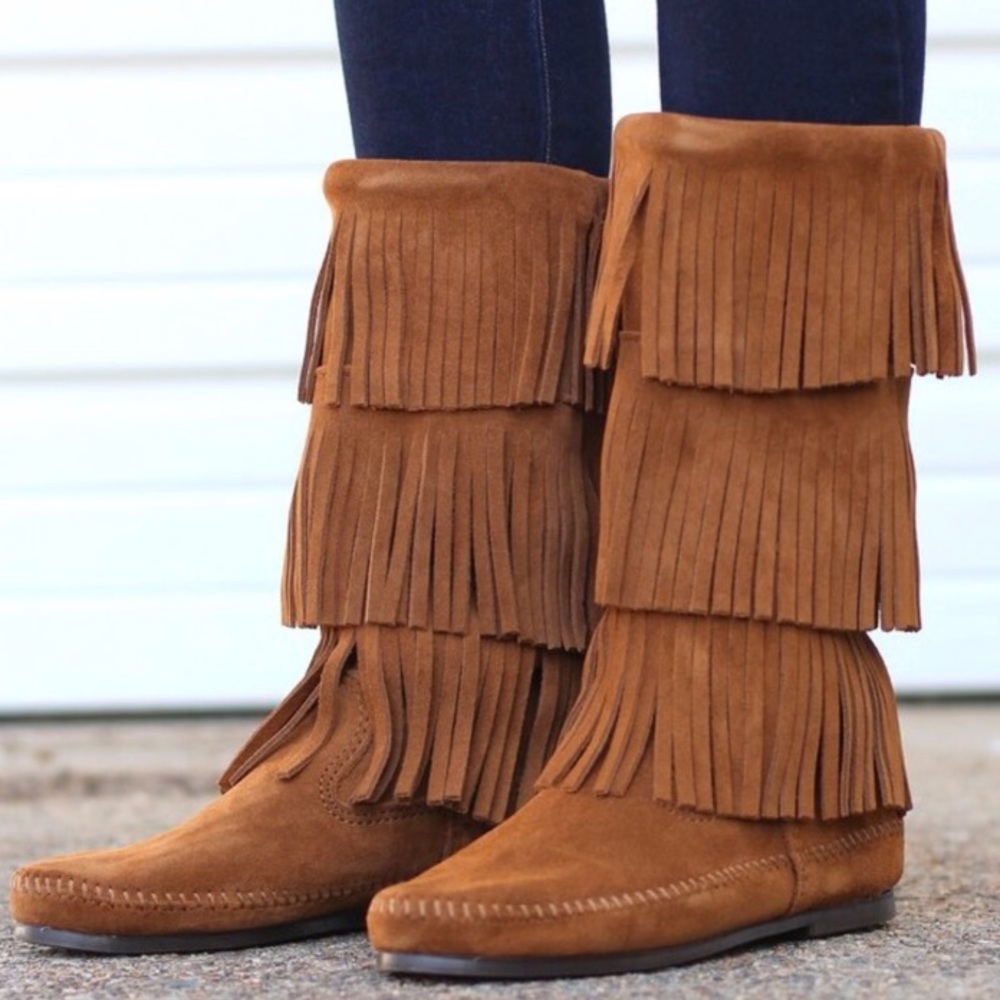 Minnetonka Moccasin fringe boots 👢